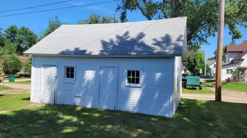 1609 Pine St, Brainerd, MN 56401 photo 2