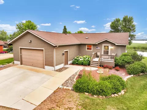 Exterior - 5042 White Gables Rd, Brainerd, MN 56401 photo 1 of 4