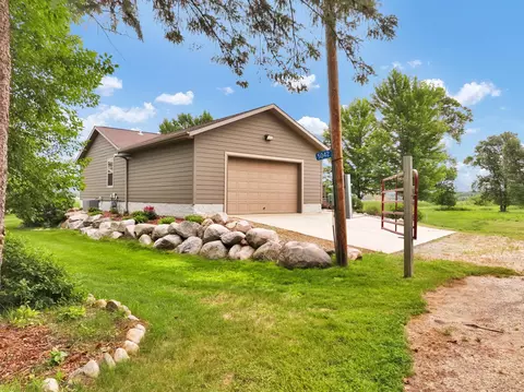 Exterior - 5042 White Gables Rd, Brainerd, MN 56401 photo 3 of 4