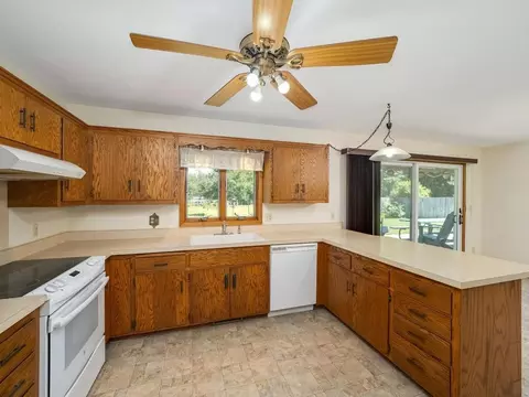 Kitchen - 5890 Henry St, Maple Plain, MN 55359 photo 3 of 3