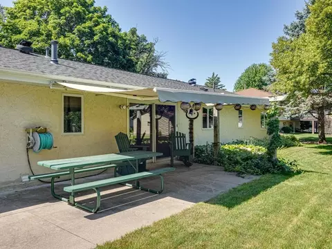 Exterior - 5890 Henry St, Maple Plain, MN 55359 photo 6 of 7