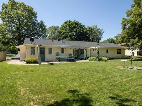 Exterior - 5890 Henry St, Maple Plain, MN 55359 photo 2 of 7