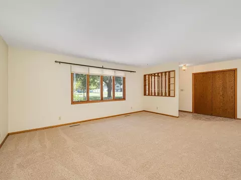 Living - 5890 Henry St, Maple Plain, MN 55359 photo 2 of 4