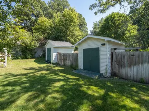 Exterior - 5890 Henry St, Maple Plain, MN 55359 photo 4 of 7