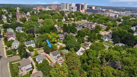 722 7th St SW, Rochester, MN 55902