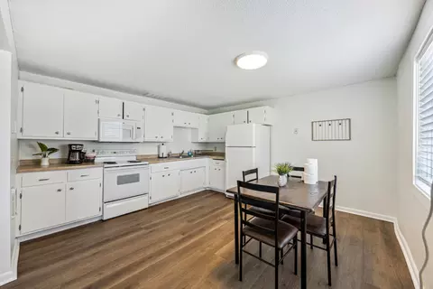Kitchen - 23017 60th Ave, Saint Augusta, MN 56301 photo 4 of 4