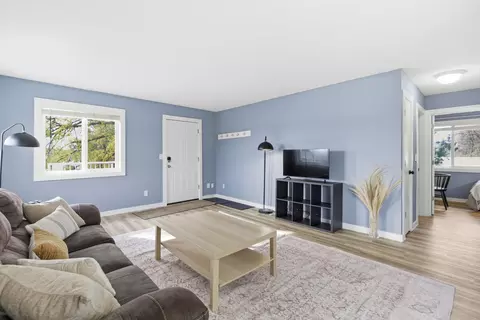 Living - 23017 60th Ave, Saint Augusta, MN 56301 photo 3 of 4