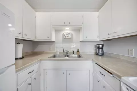 Kitchen - 23017 60th Ave, Saint Augusta, MN 56301 photo 1 of 4