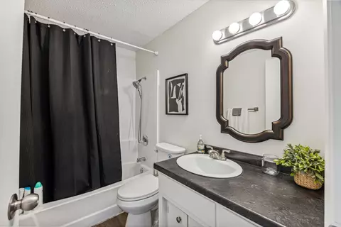 Bath - 23017 60th Ave, Saint Augusta, MN 56301 photo 4 of 4