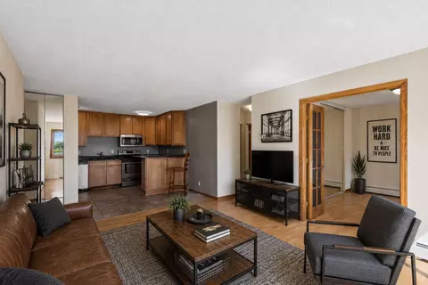 1800 Lasalle Ave #101, Minneapolis, MN 55403