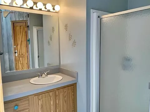 Bath - 18010 480th Ln, Mcgregor, MN 55760 photo 1 of 3