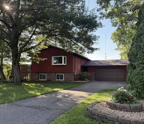 1018 3rd St N, Sauk Rapids, MN 56379
