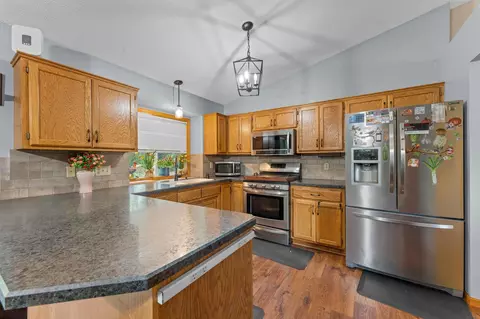 2641 Oak Ridge Dr, Monticello, MN 55362