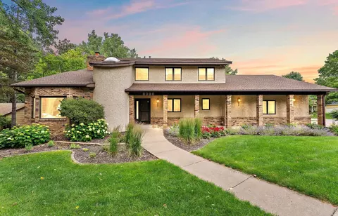 8030 Somerset Rd, Woodbury, MN 55125