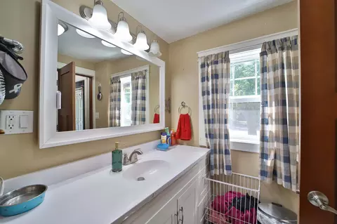 Bath - 508 4th Ave NE, Brainerd, MN 56401 photo 1 of 3