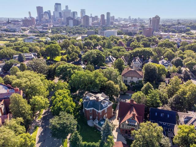 1203 Mount Curve Ave, Minneapolis, MN 55403