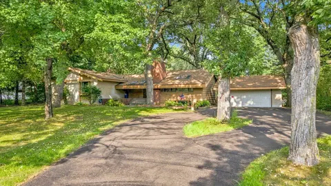 39277 Hemingway Ave, North Branch, MN 55056