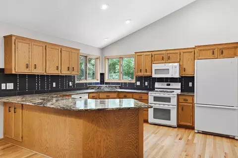 Kitchen - 2520 E 265th St, Webster, MN 55088 photo 4 of 5