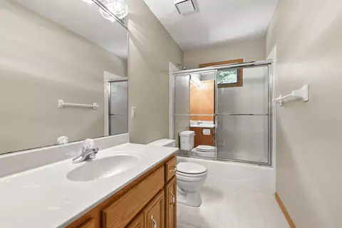 Bath - 2520 E 265th St, Webster, MN 55088 photo 4 of 5