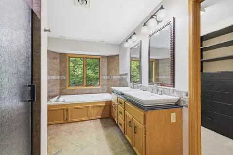 Bath - 2520 E 265th St, Webster, MN 55088 photo 2 of 5