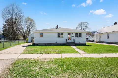 625 E Mark St, Winona, MN 55987