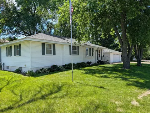 160 109th Ave NE, Blaine, MN 55434