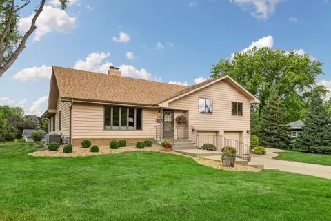 2345 Xylon Ave N, Golden Valley, MN 55427