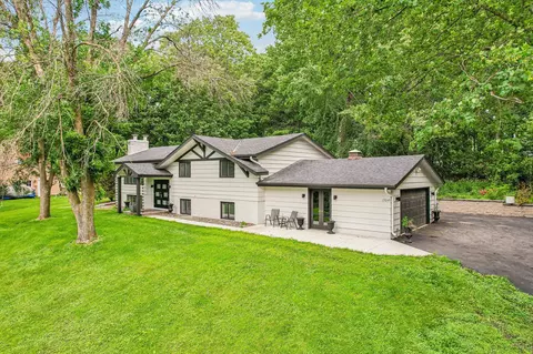 17046 Chiltern Hills Rd, Minnetonka, MN 55345