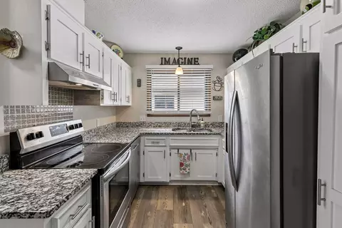 8730 134th St W, Apple Valley, MN 55124