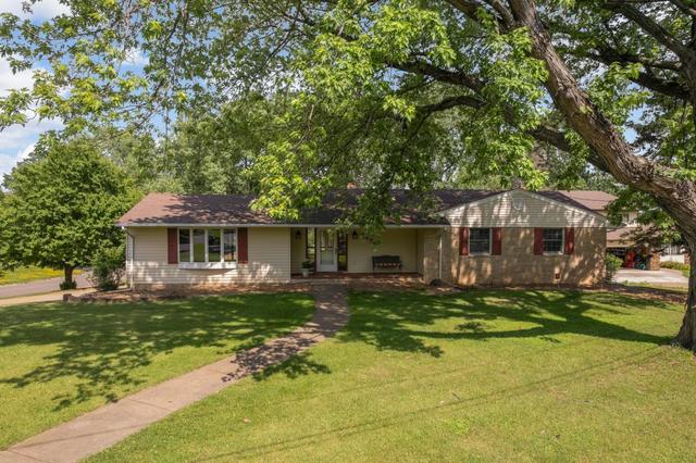 2878 Meadowlark Ln, Maplewood, MN 55109