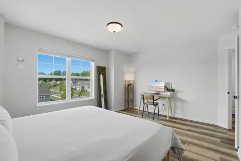 Bedroom - 6924 Huckleberry Dr, Excelsior, MN 55331 photo 2 of 4