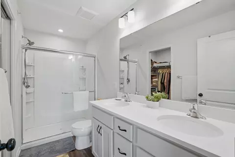 Bath - 6924 Huckleberry Dr, Excelsior, MN 55331 photo 1 of 3
