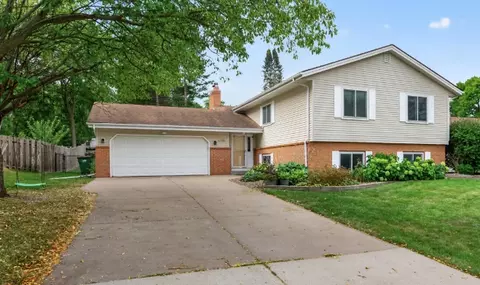 8715 N Brook Ave N, Brooklyn Park, MN 55428