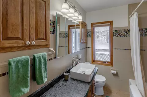 Bath - 15307 Pine Shores Rd, Brainerd, MN 56401 photo 1 of 3