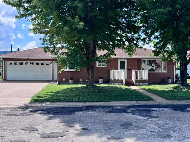 317 Emherst St, Winona, MN 55987