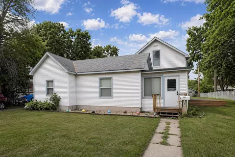 626 6th St W, Hastings, MN 55033