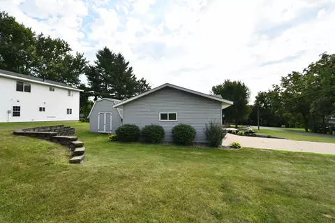Exterior - 374 Cherry St W, Mazeppa, MN 55956 photo 6 of 13
