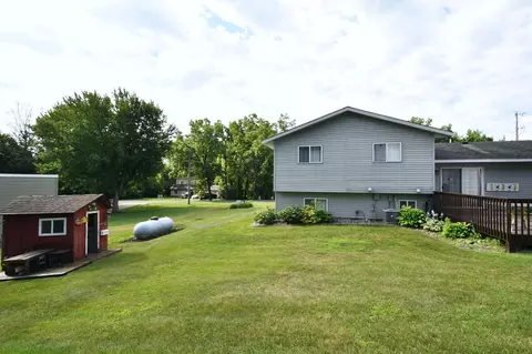 Exterior - 374 Cherry St W, Mazeppa, MN 55956 photo 9 of 13