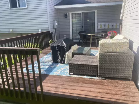 Exterior - 374 Cherry St W, Mazeppa, MN 55956 photo 4 of 13