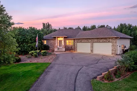 18712 Fontana St, Wyoming, MN 55092
