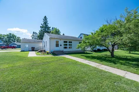 2714 Diane Ln, Hibbing, MN 55746