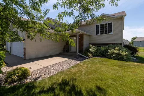 515 Elena Ln, Saint Joseph, MN 56374