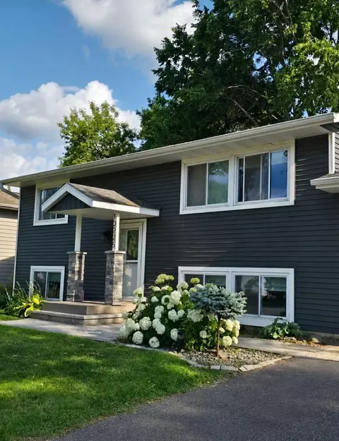 10225 99th Ave N, Maple Grove, MN 55369