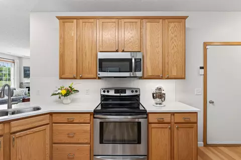 Kitchen - 14179 Avalon Path, Rosemount, MN 55068 photo 5 of 6