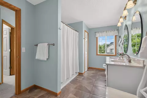 Bath - 14179 Avalon Path, Rosemount, MN 55068 photo 2 of 4