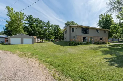 Exterior - 712 Pine St, Nicollet, MN 56074 photo 3 of 13