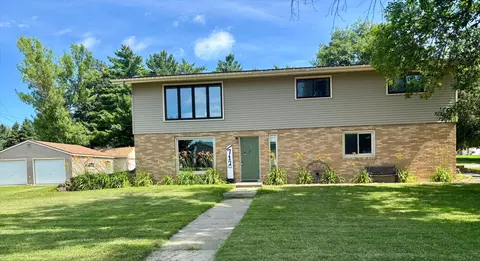Exterior - 712 Pine St, Nicollet, MN 56074 photo 2 of 13