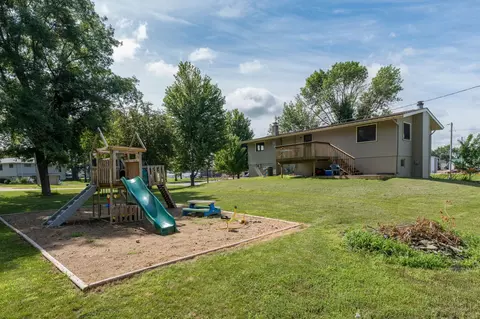 Exterior - 712 Pine St, Nicollet, MN 56074 photo 11 of 13
