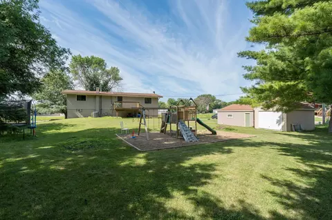 Exterior - 712 Pine St, Nicollet, MN 56074 photo 10 of 13