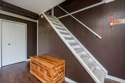 Entry Way - 712 Pine St, Nicollet, MN 56074 photo 2 of 2